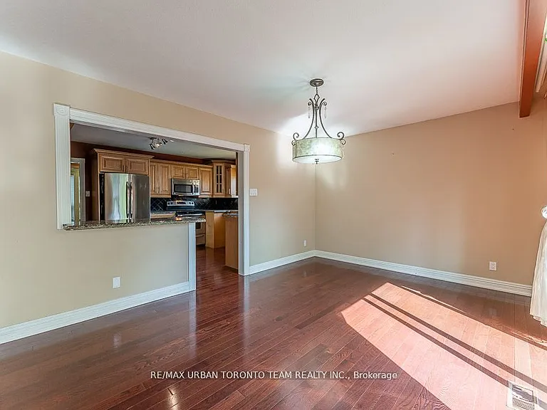 35 Brumwell St — Photo 12