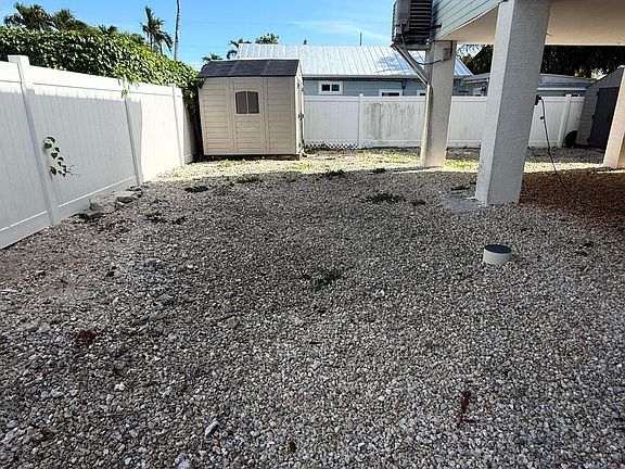4th image of 314 Avenue D