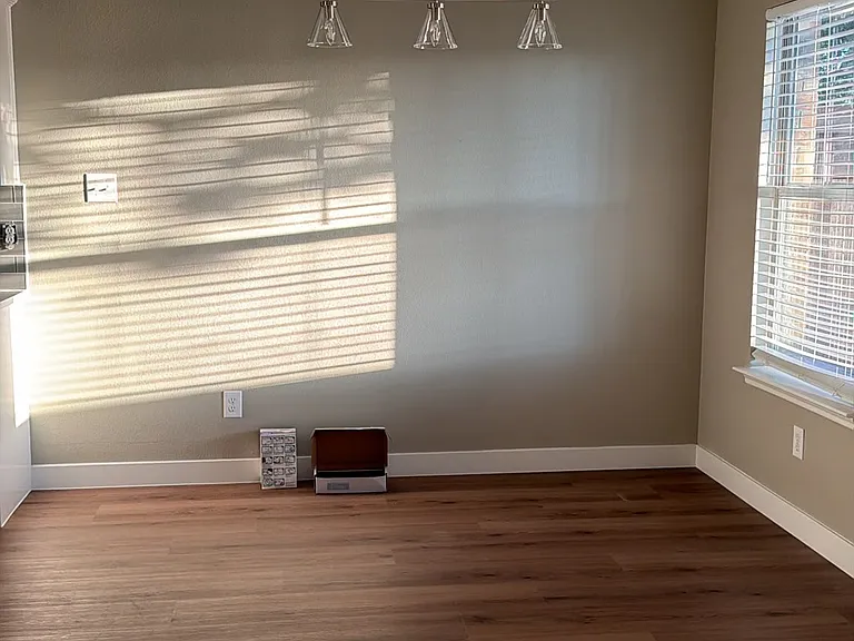 8621 Brunswick Dr — Photo 7