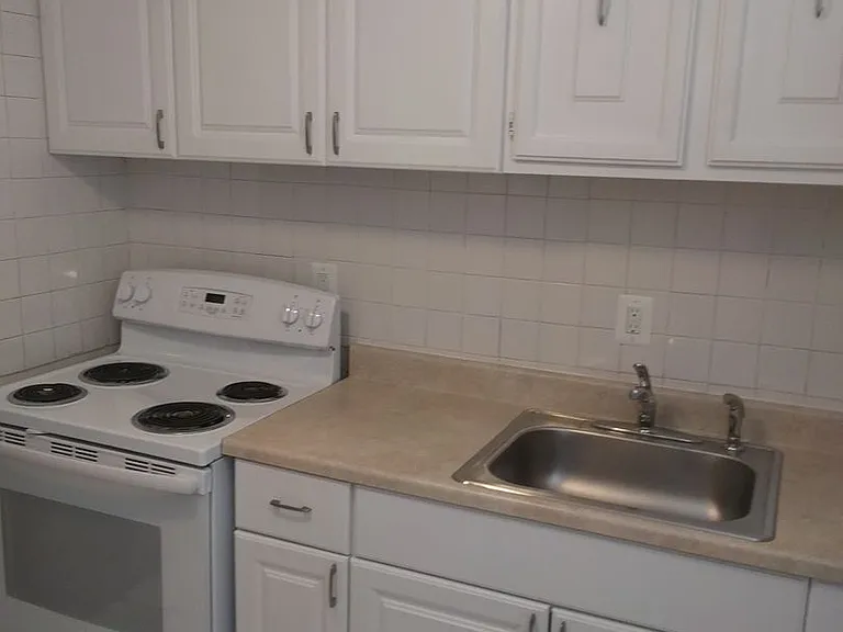 Harborview Apartments — Photo 31