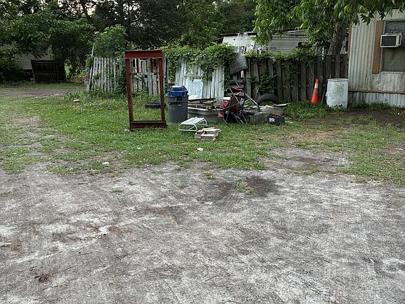 2nd image of 44427 COMMANCHEE Road