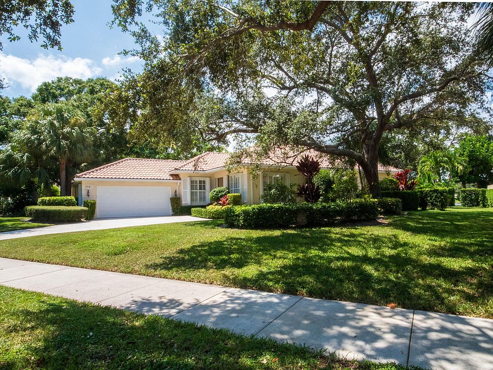 1st image of 704 Blakely Court