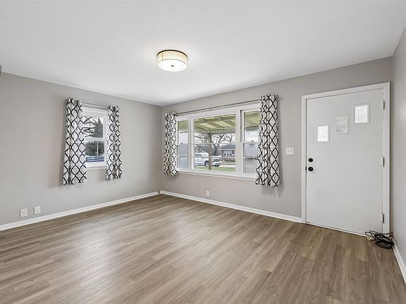 4th image of 510 W 5th Ave