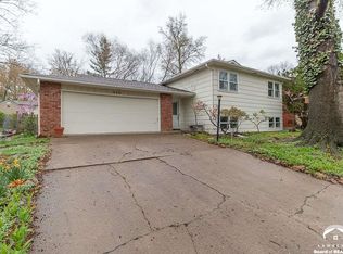 910 W 29th St, Lawrence, KS 66046