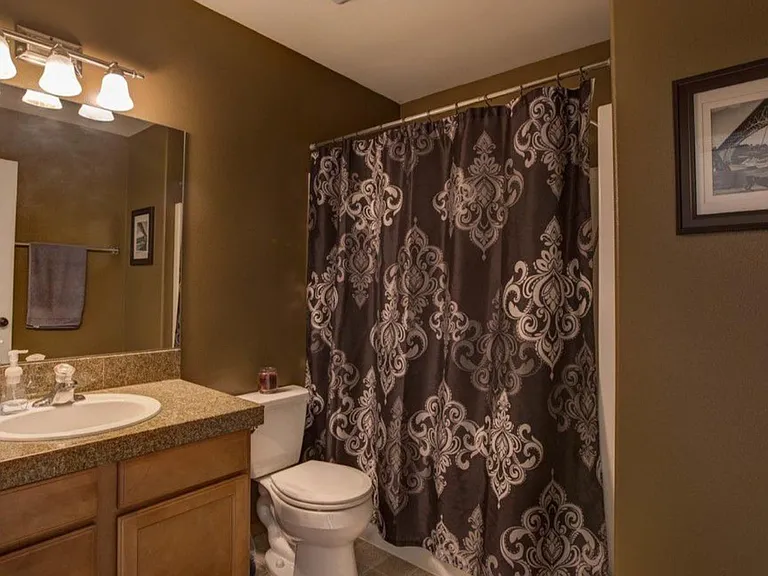 1305 King Dr — Photo 11