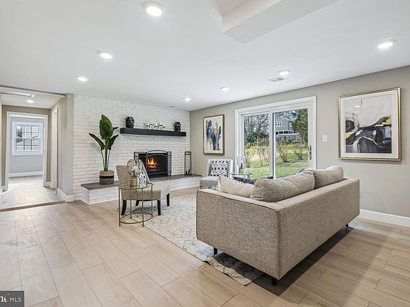 5th image of 8313 Briar Creek Dr