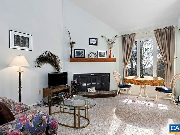 3rd image of 799 Laurelwood