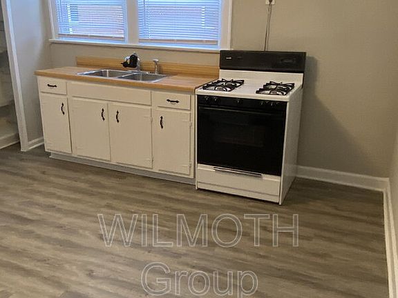 5th image of 5338 Winthrop Ave
