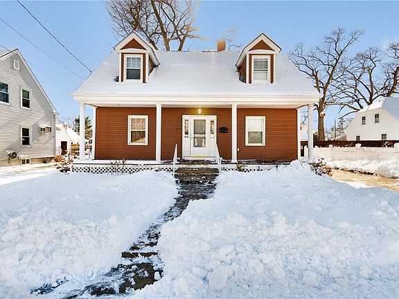 2nd image of 204 Oakdale Ave