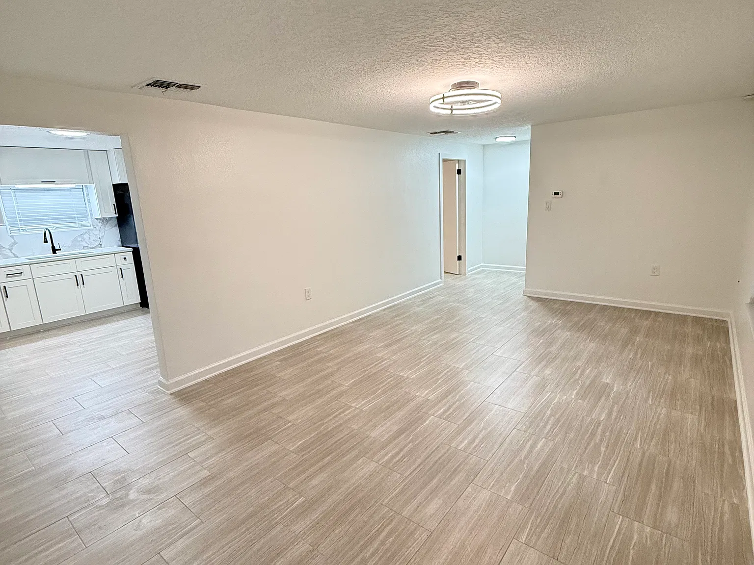 2 bed, 900 sqft, $1,550 — Photo 1