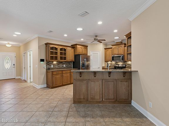 4th image of 540 Eagle Blvd