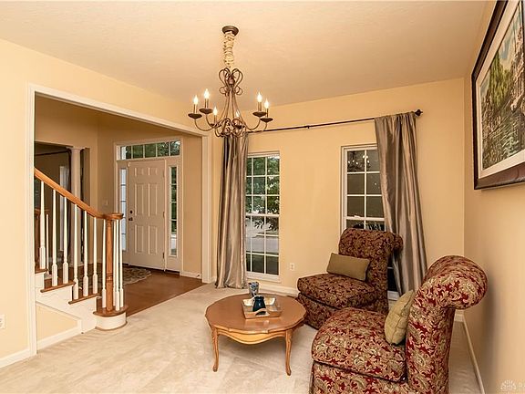 3rd image of 2422 Forest Oaks Dr