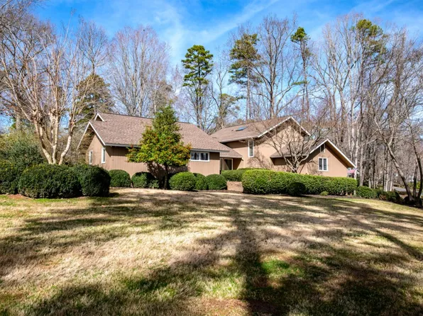 1 Sunrise Point Ct, Lake Wylie, SC 29710