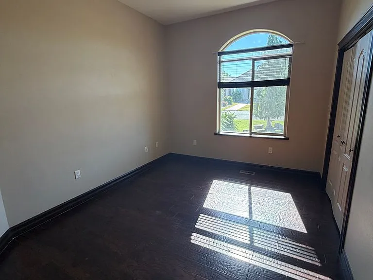 440 Dream St SE — Photo 9