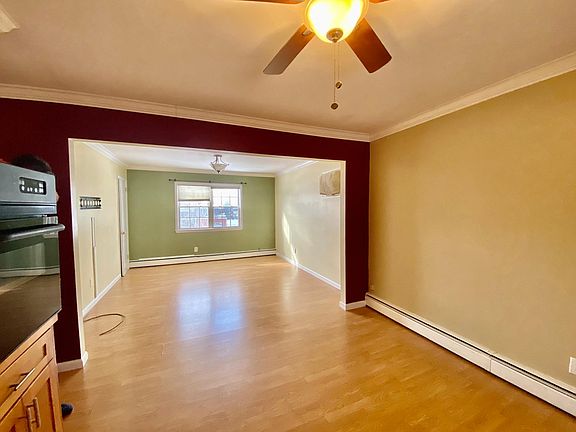 3rd image of 506 Albany Ave #1