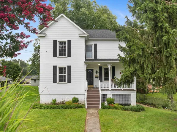 622 4th St, Radford, VA 24141