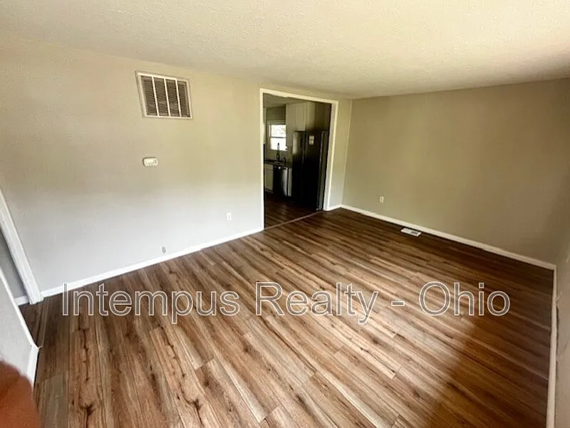 3 bed, 1.5 bath, 1046 sqft, $1,480 — Photo 3