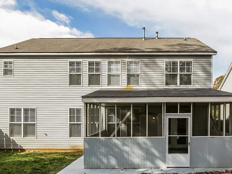 8264 Chatham Oaks Dr — Photo 18