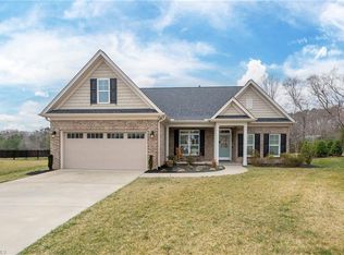 102 Castle Pond Dr, Winston Salem, NC 27107