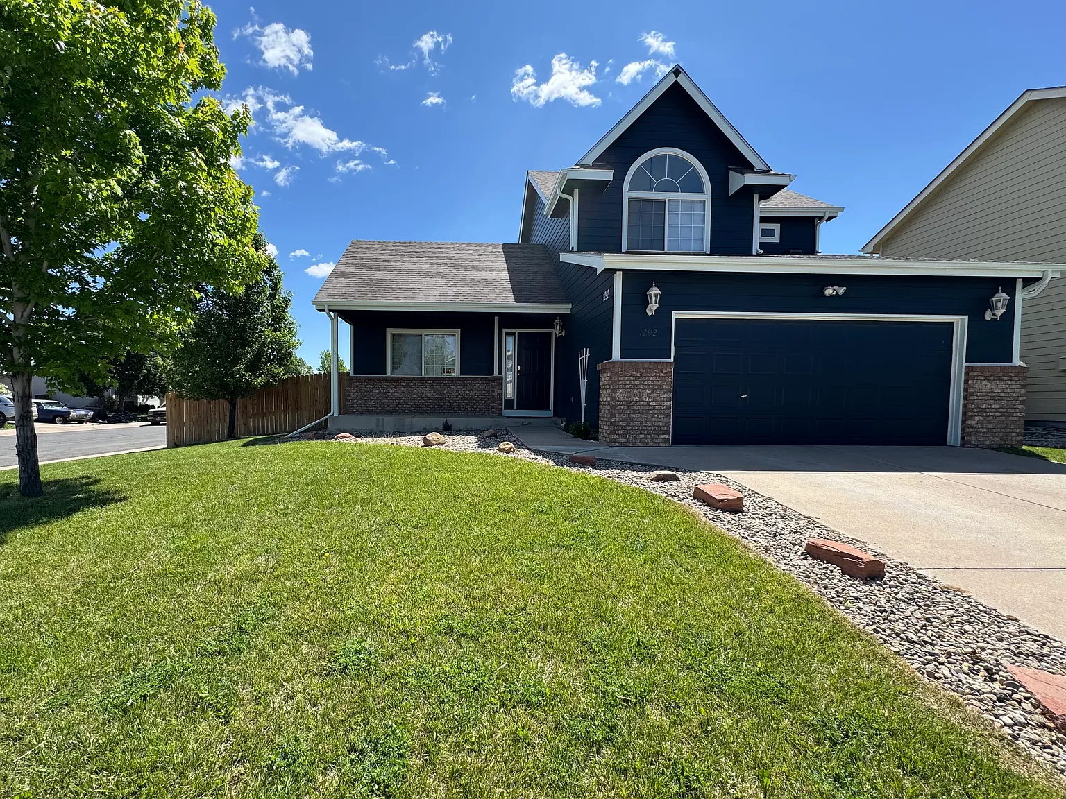 1292 S Cora Ave — Photo 4