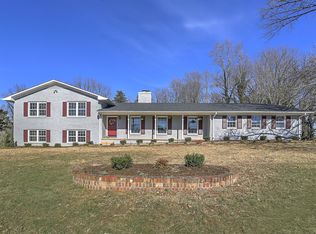 1020 Bedford Hills Dr, Earlysville, VA 22936