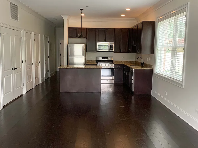 2500 Green Bay — Photo 11