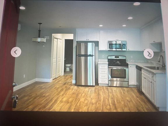 4th image of 3401 Freeport Blvd Suite 102