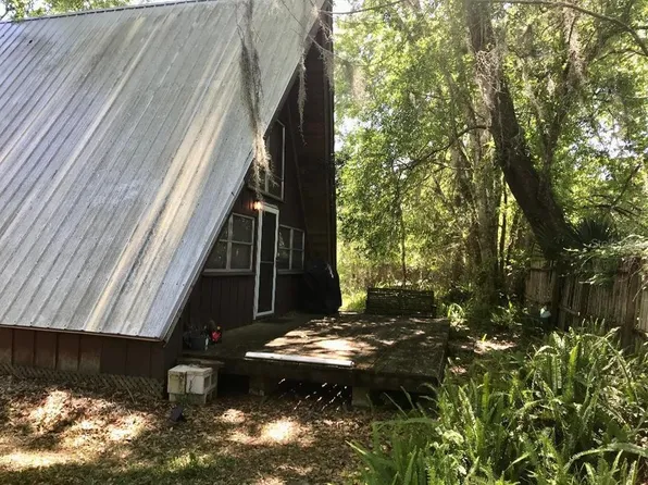 23842 Hare Ln, Astor, FL 32102