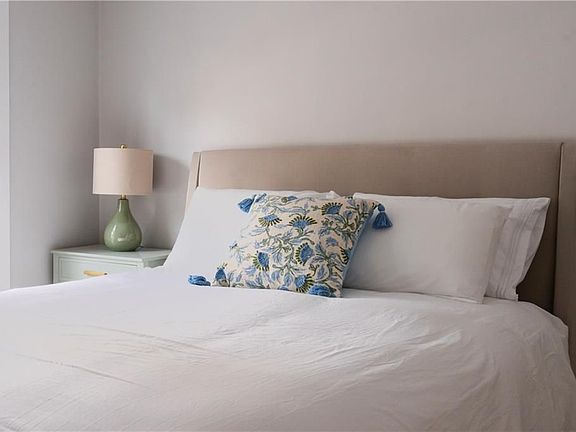 5th image of 43 Franklin St #1