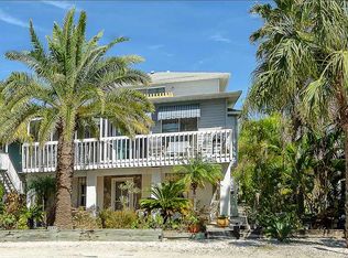 2709 Gulf Dr, Holmes Beach, FL 34217