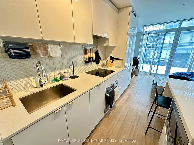7 Grenville St #702 — Photo 20