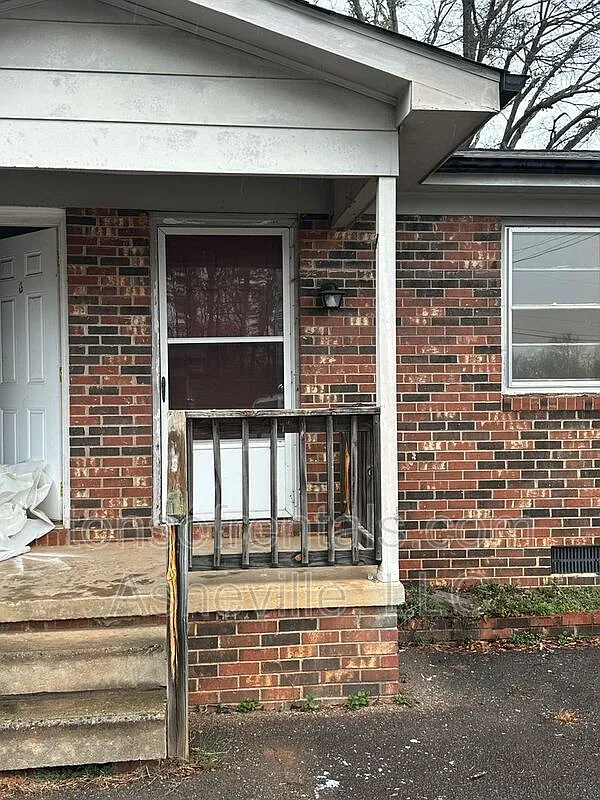 1 bed, 1.0 bath, $800 — Photo 2