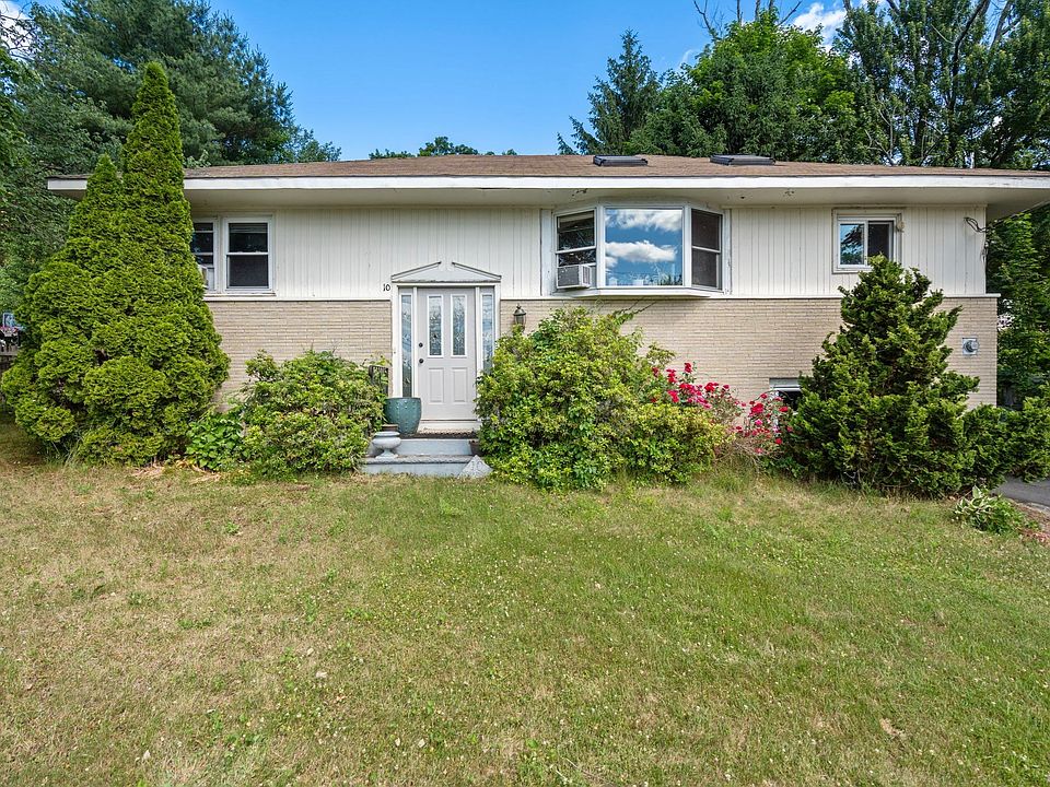 1st image of 10 Hopkinton Rd
