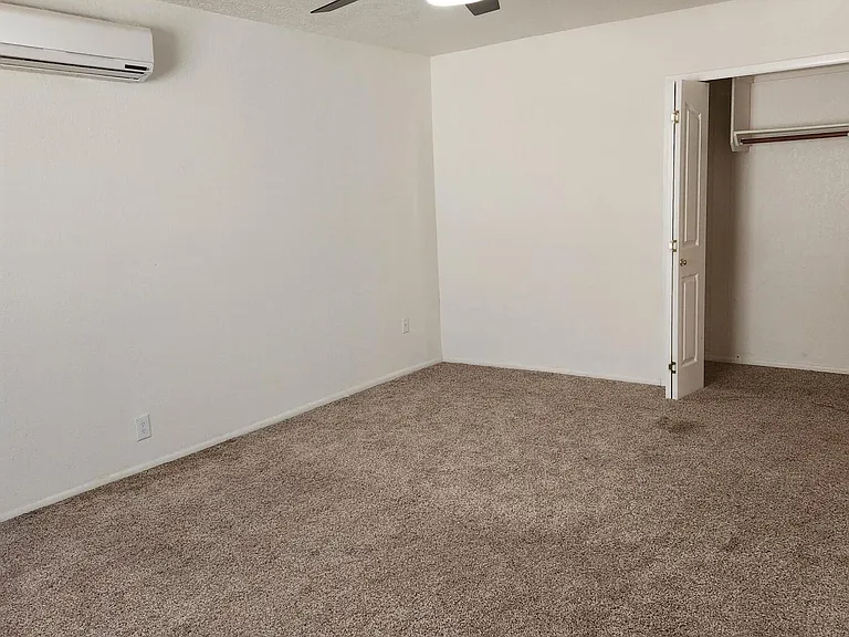 2253 Daytona Ave — Photo 35