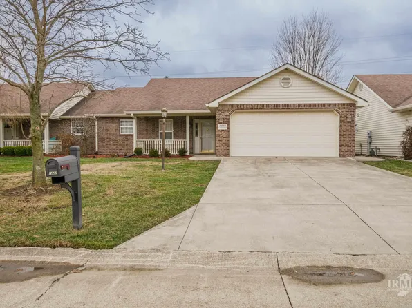 1221 N Saybrook Ln, Muncie, IN 47304