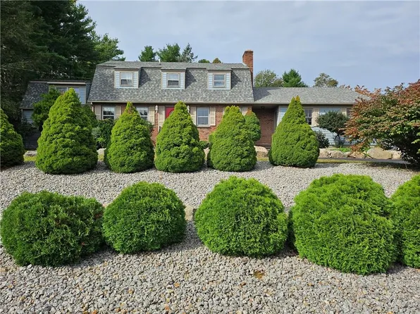 3 Kirker Dr, East Greenwich, RI 02818