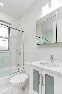 Rented by Mdrn Residential | media 6