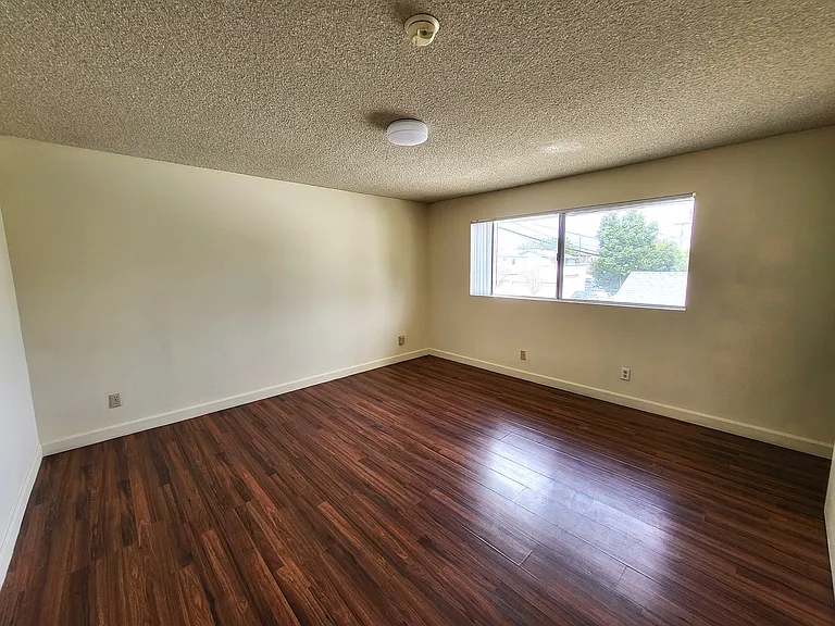 10669 Walnut St — Photo 13