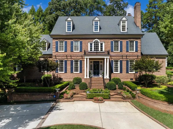 1909 Chase Ct, Raleigh, NC 27607
