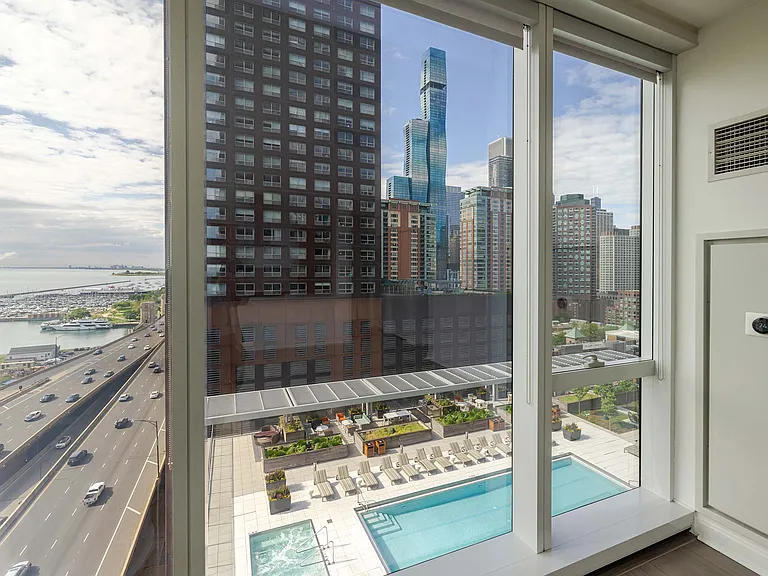500 Lake Shore Drive — Photo 26