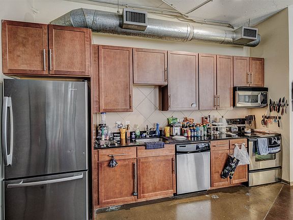4th image of 1122 Jackson St APT 214