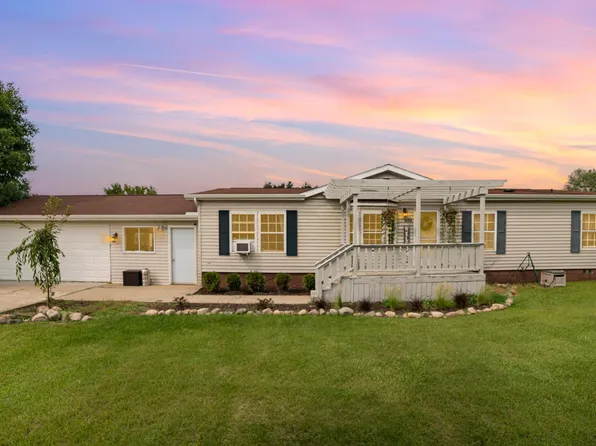 8188 W Blanchard Rd, Blanchard, MI 49310