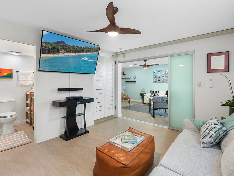 204 Kapahulu Ave #303 — Photo 23