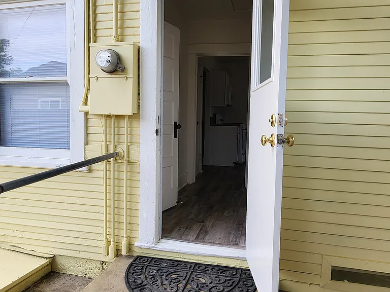 401 N Cherry St — Photo 32