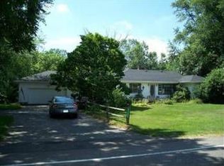 13404 Cleveland Ave, Buchanan, MI 49107