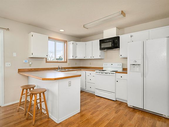 3rd image of 1419 W Dalton Ave