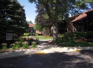 720 Saint Andrews Ln APT 1, Crystal Lake, IL 60014