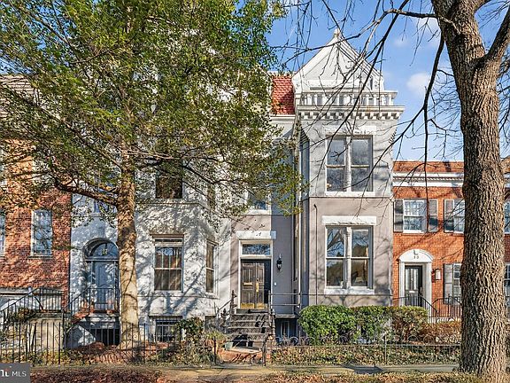 4th image of 15 3rd St NE #4