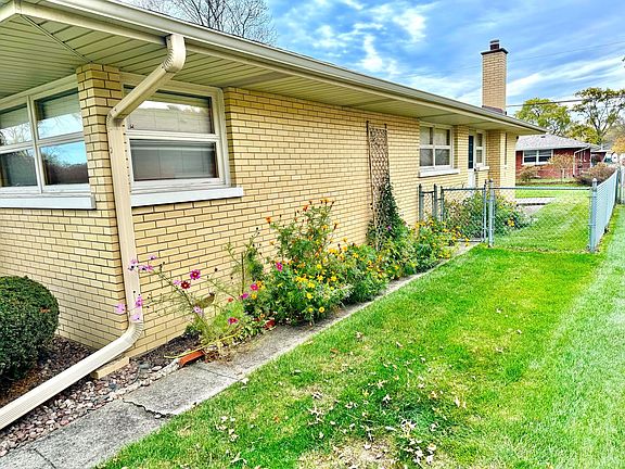 4th image of 6207 W 127th Pl