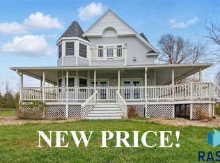 48289 255th St, Garretson, SD 57030